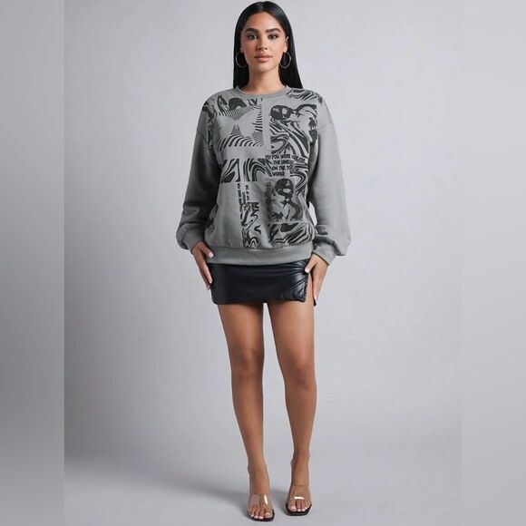 Figure Graphic Oversized Sweatshirt Gray and Black US 6Petite - Picture 3 of 11